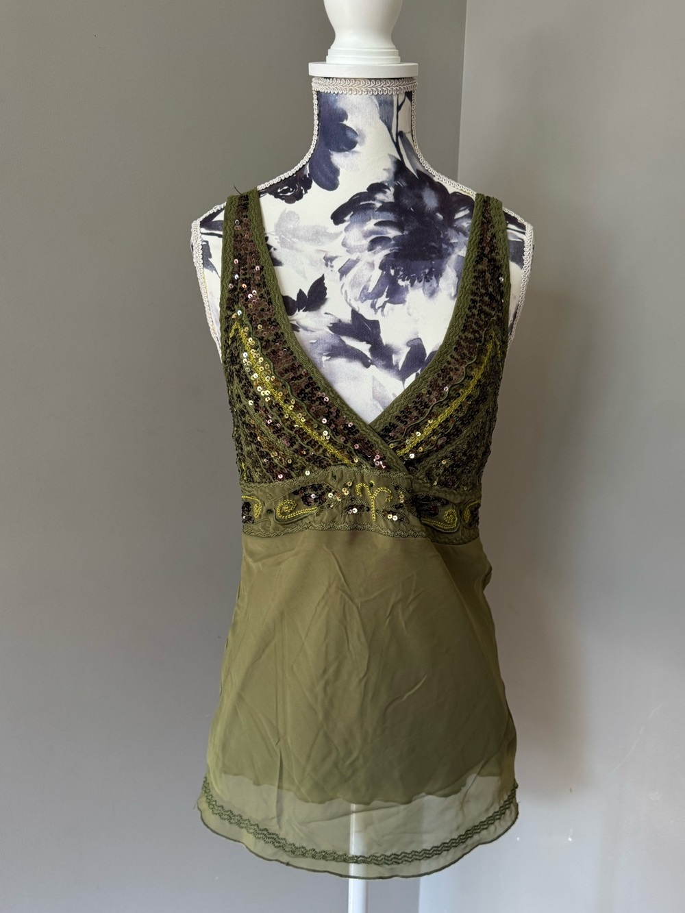 Y2K le chateau Olive Green Sequin & Lace V-Neck Camisole